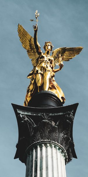 gold-statue-1748812